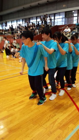 スポーツ大会（ムカデ１）