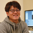 卒業生で映像編集の柳沢竜也さん